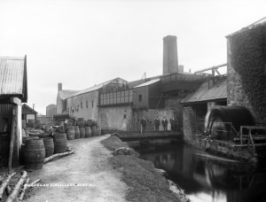 Kilbeggan_Whiskey_Distillery_ca_1905